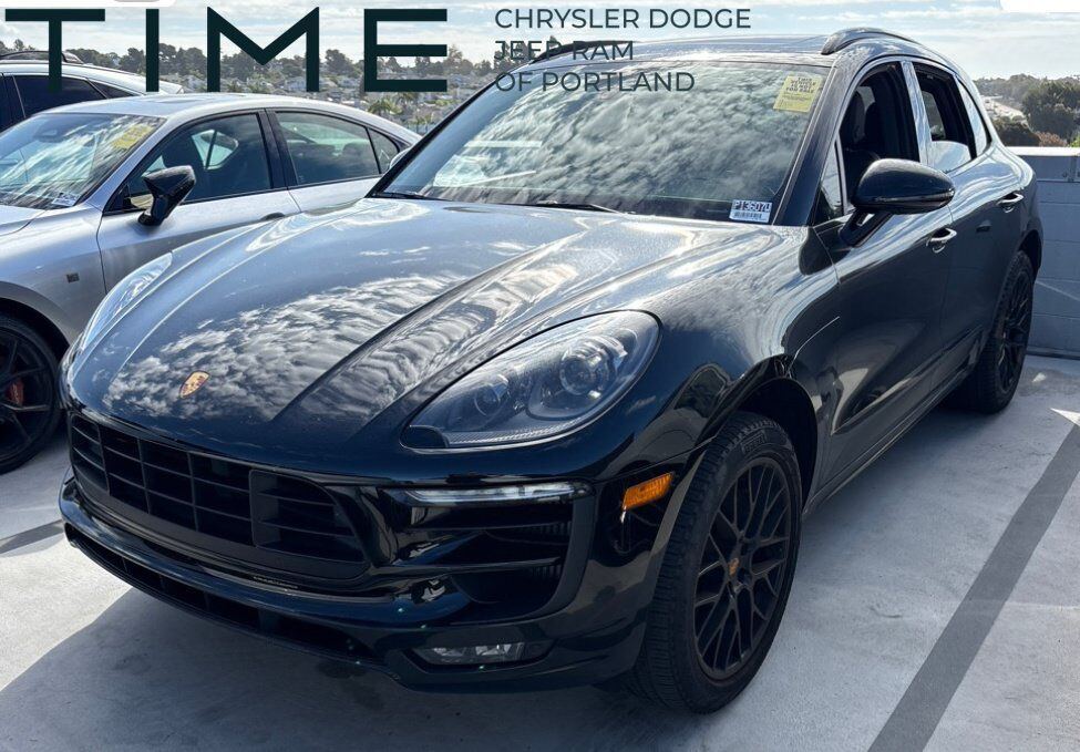2018 PORSCHE Macan