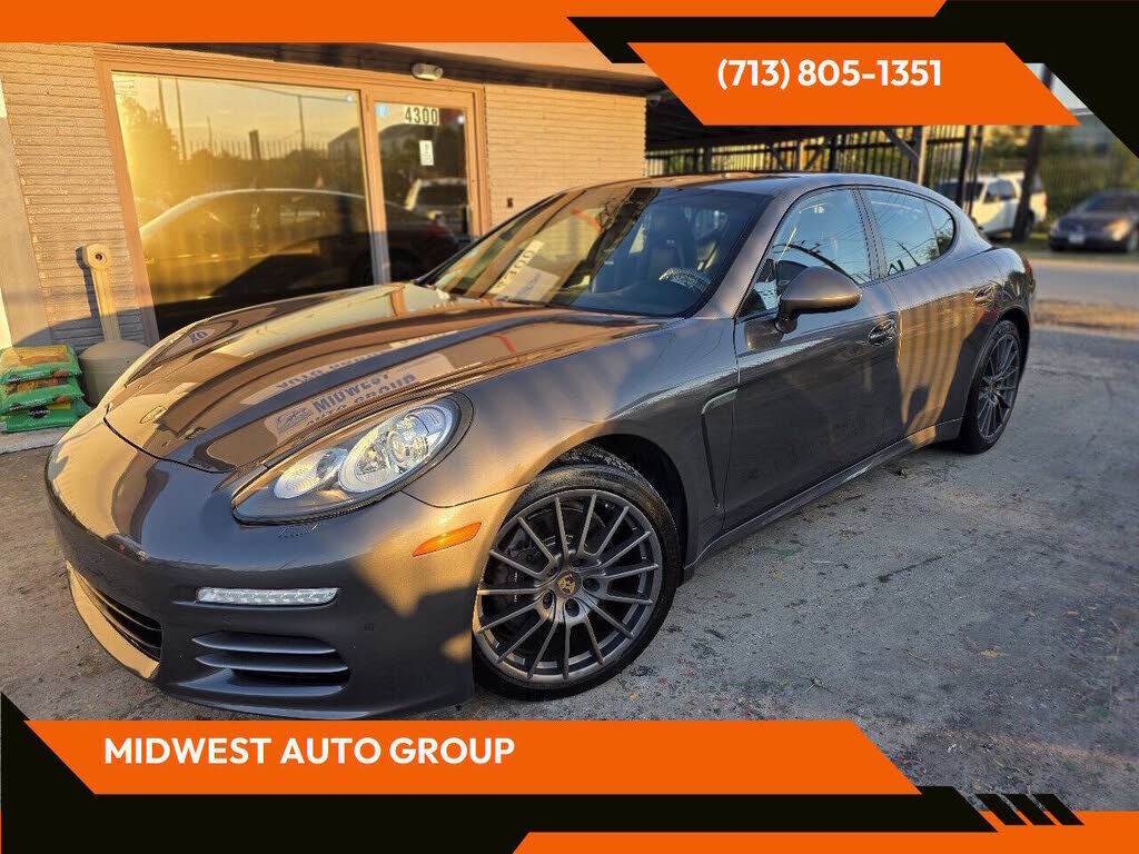 2016 PORSCHE Panamera