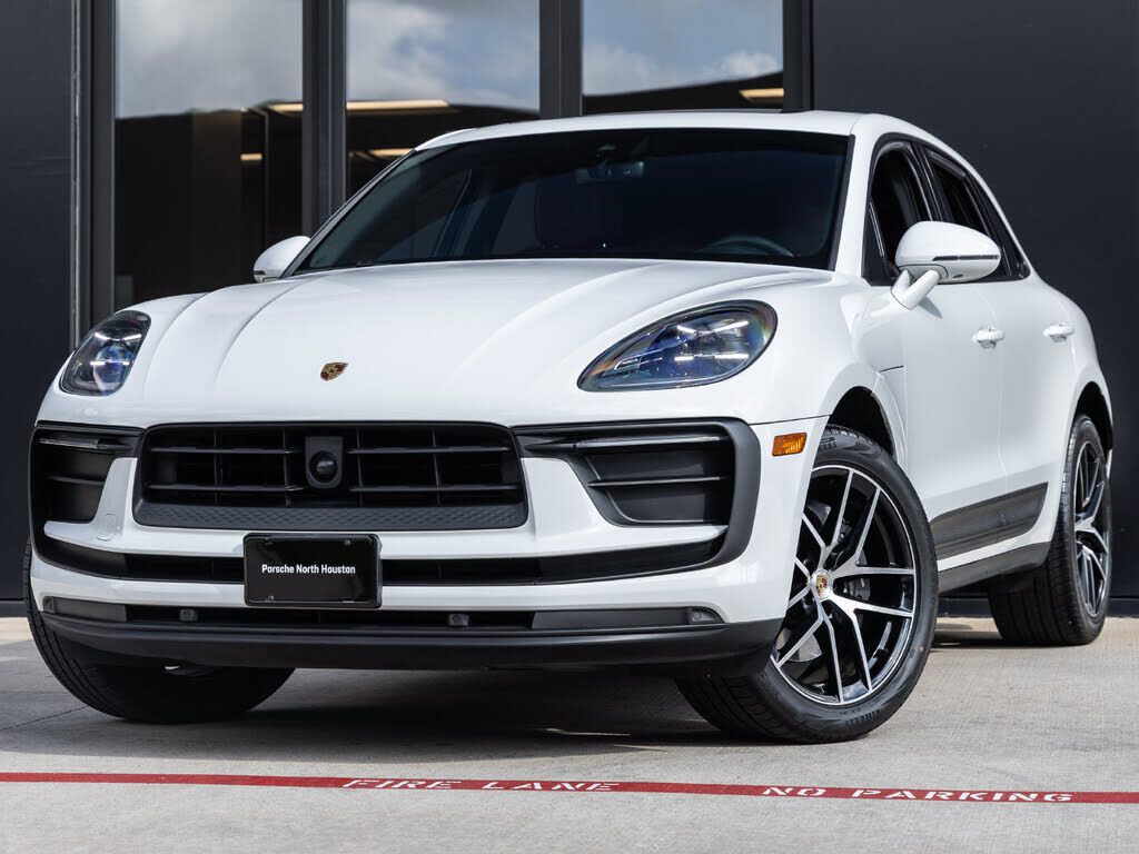 2025 PORSCHE Macan