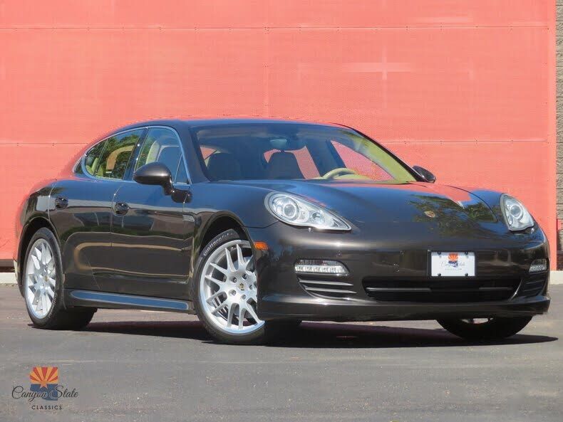 2010 PORSCHE Panamera