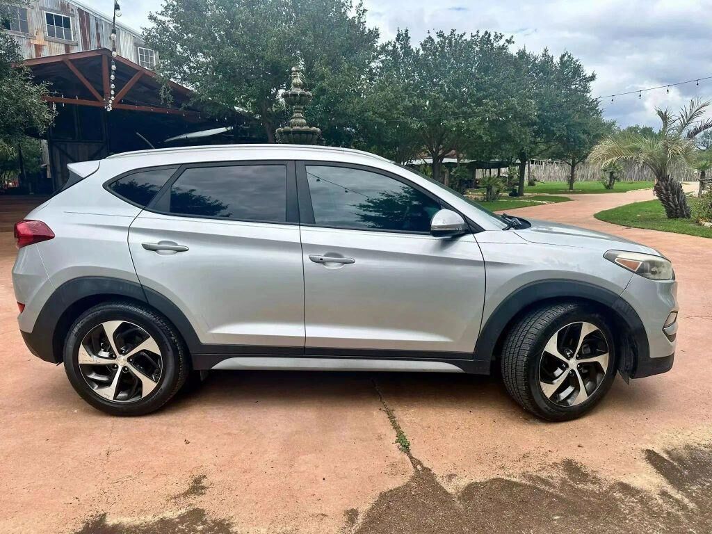 2017 HYUNDAI Tucson