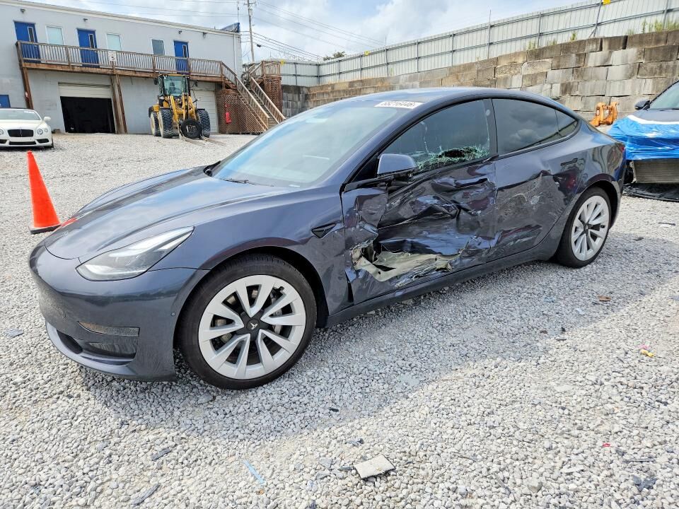 2022 TESLA Model 3