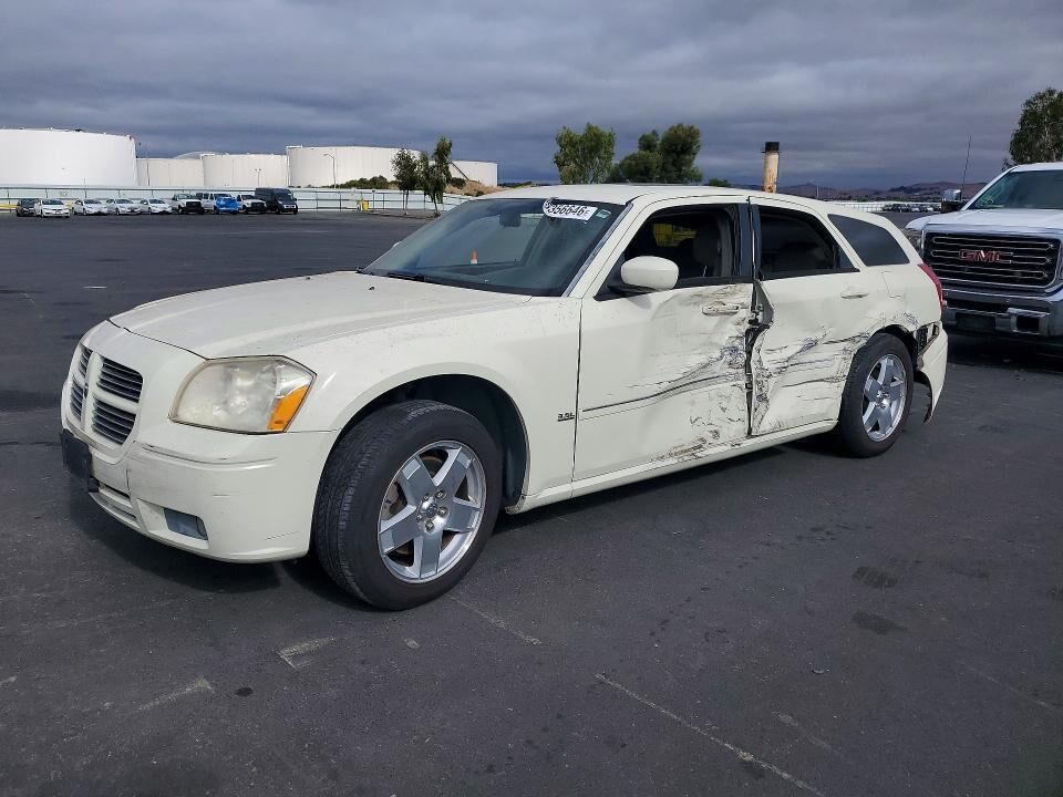 2005 DODGE Magnum