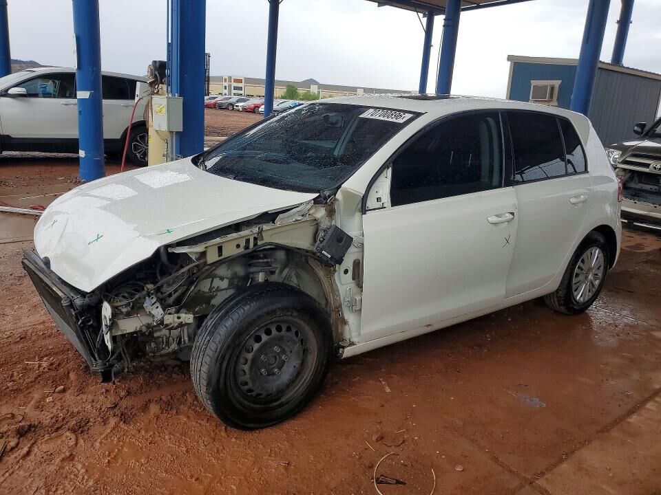 2011 VOLKSWAGEN Golf