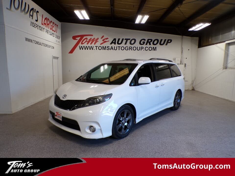 2016 TOYOTA Sienna