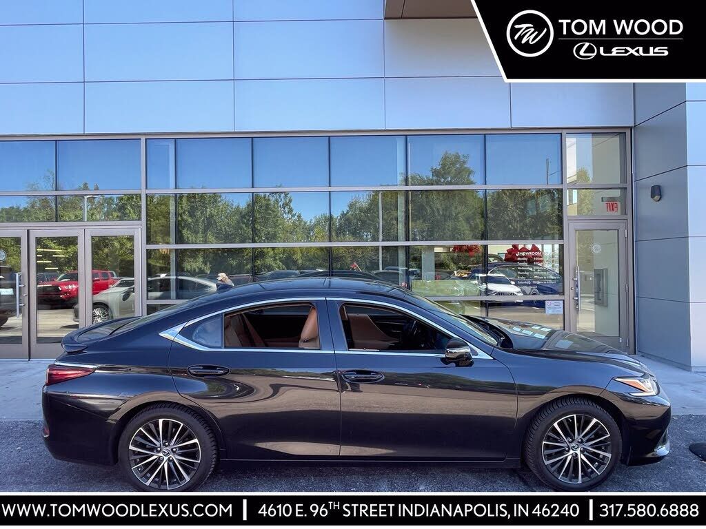 2024 LEXUS ES