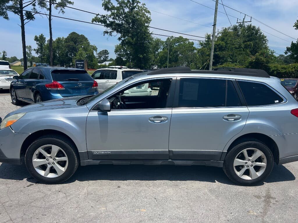 2013 SUBARU Outback