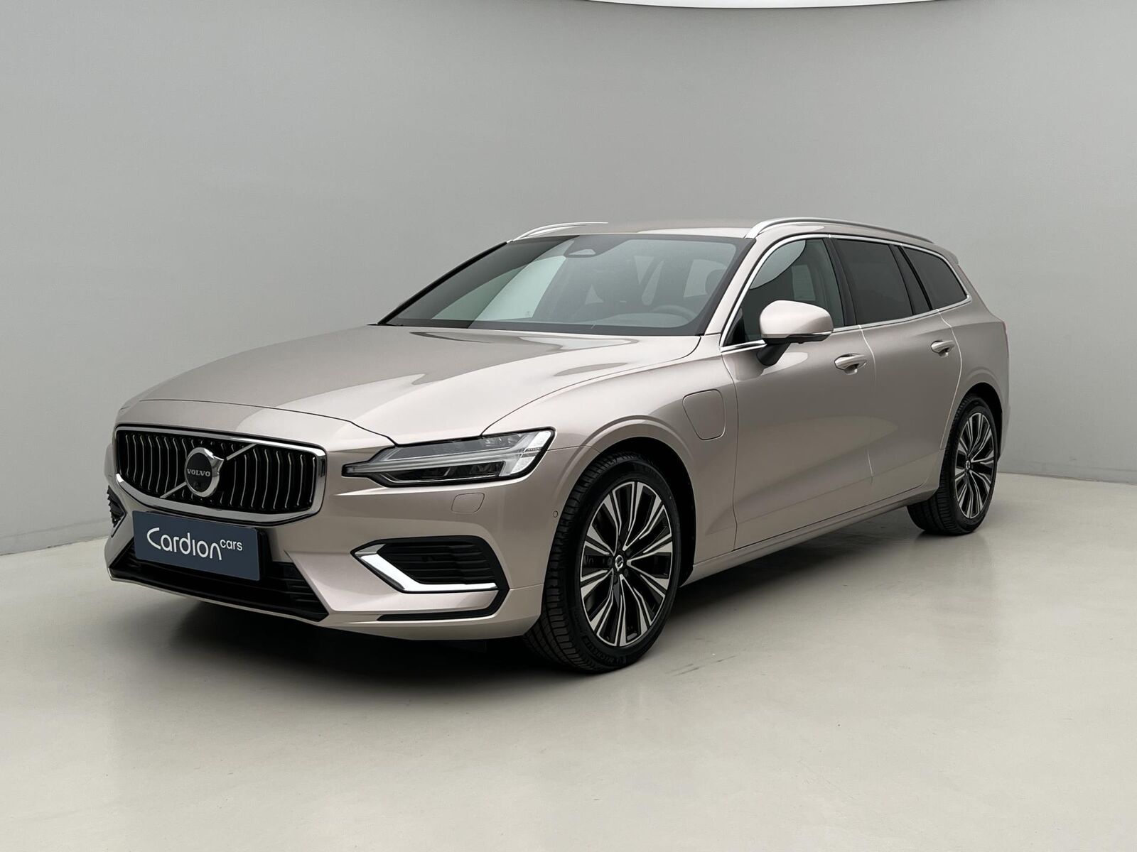 2027 VOLVO V60