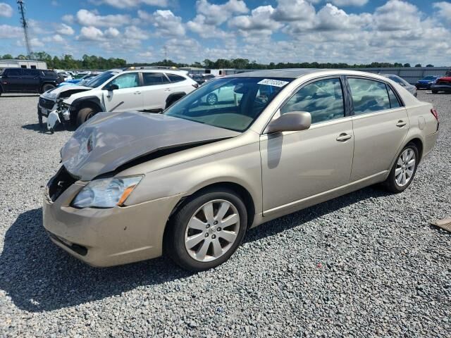 2005 TOYOTA Avalon
