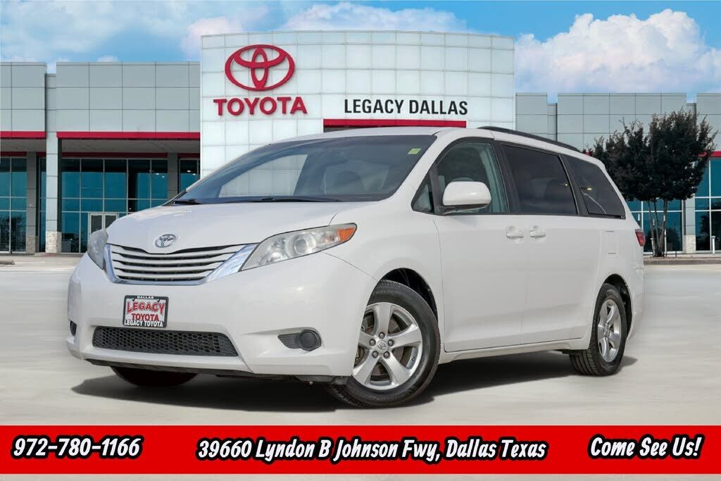 2017 TOYOTA Sienna