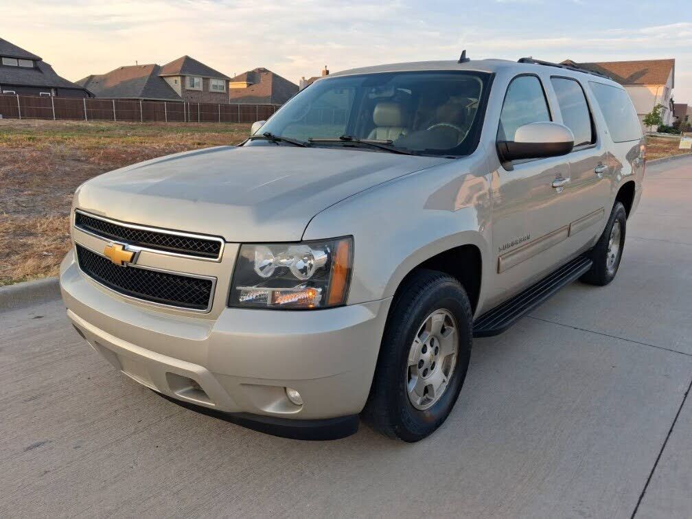 2014 CHEVROLET Suburban