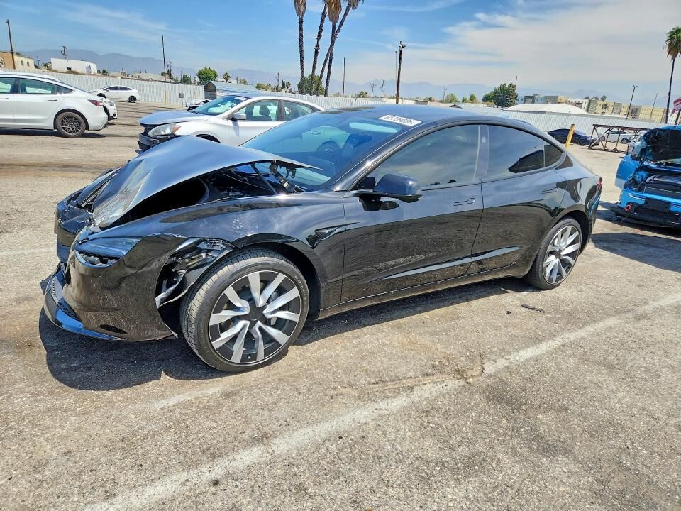 2025 TESLA Model 3