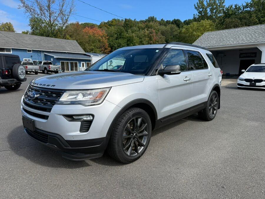 2018 FORD Explorer
