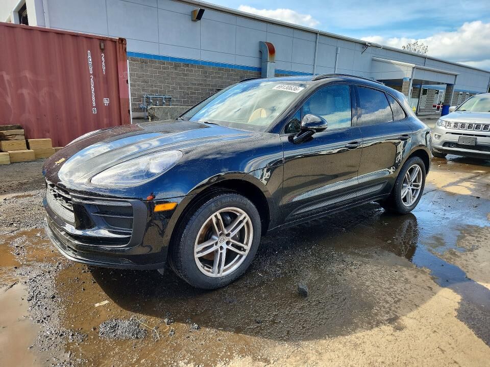 2025 PORSCHE Macan