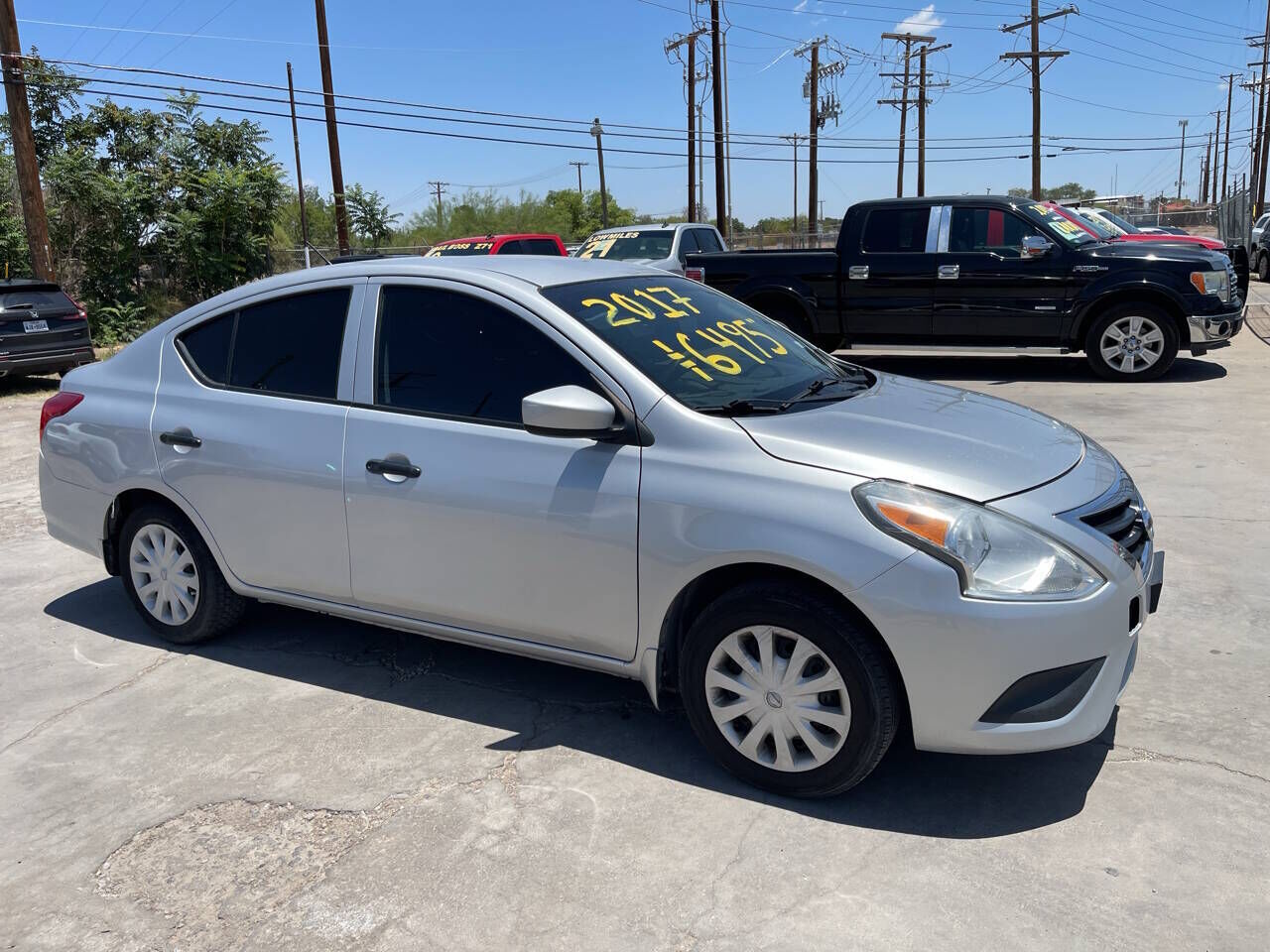 2017 NISSAN Versa