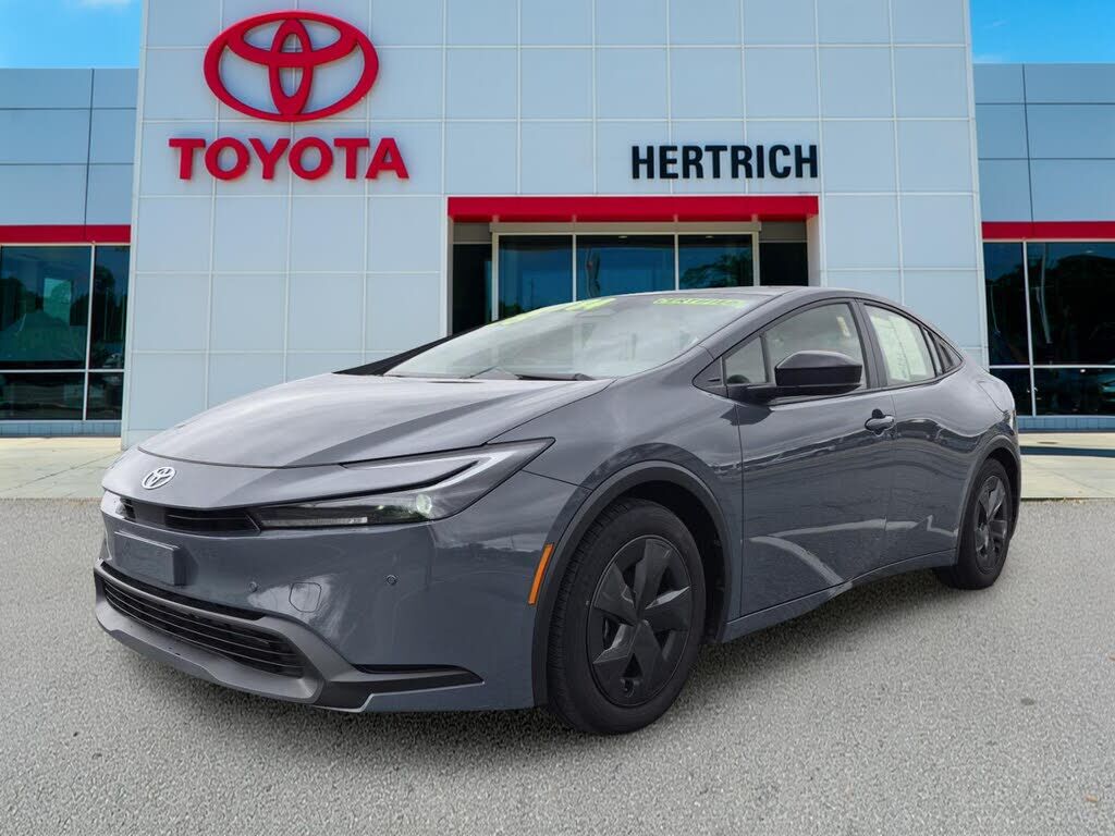 2025 TOYOTA PRIUS