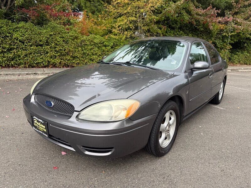 2004 FORD Taurus