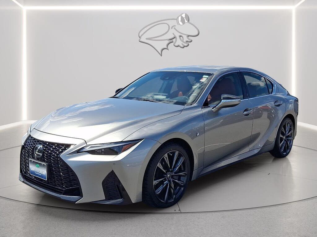 2022 LEXUS IS