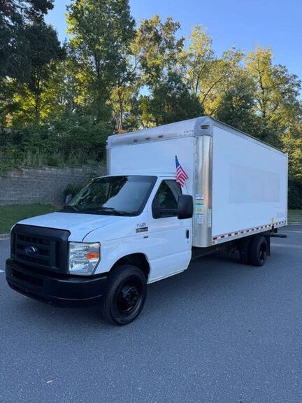 2019 FORD E-350