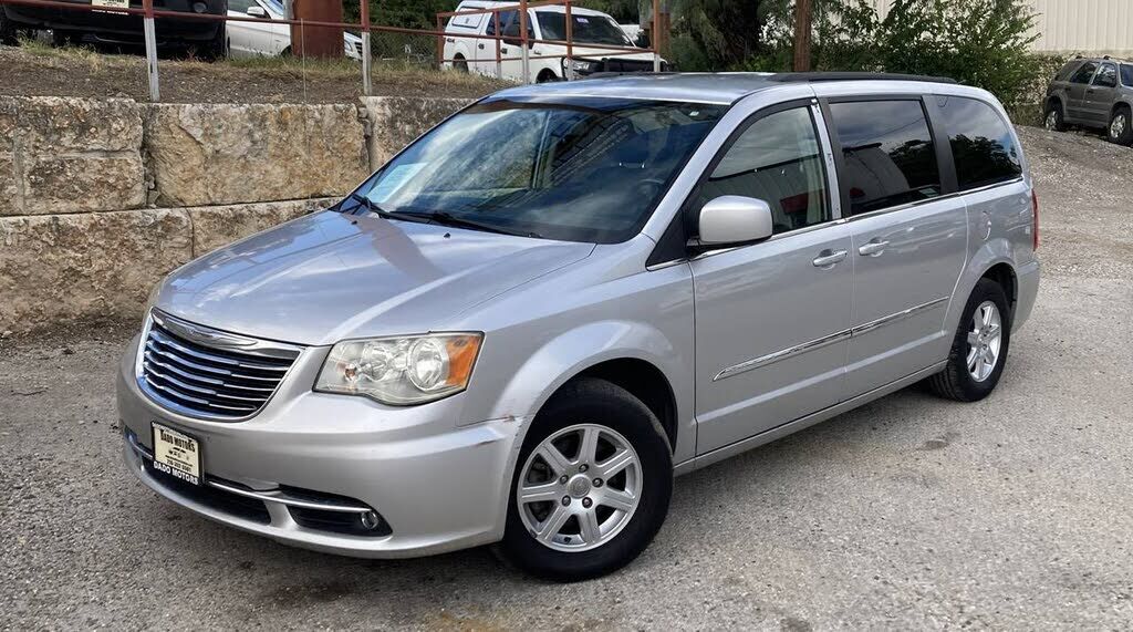 2012 CHRYSLER Town and Country