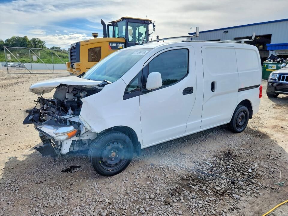 2017 NISSAN NV200