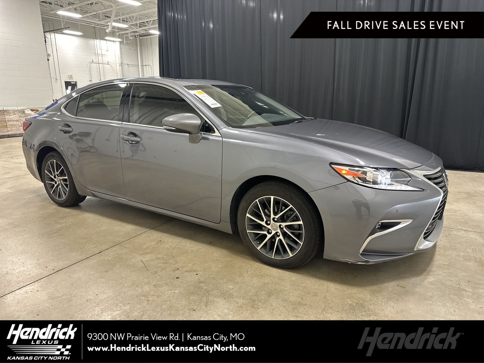 2017 LEXUS ES