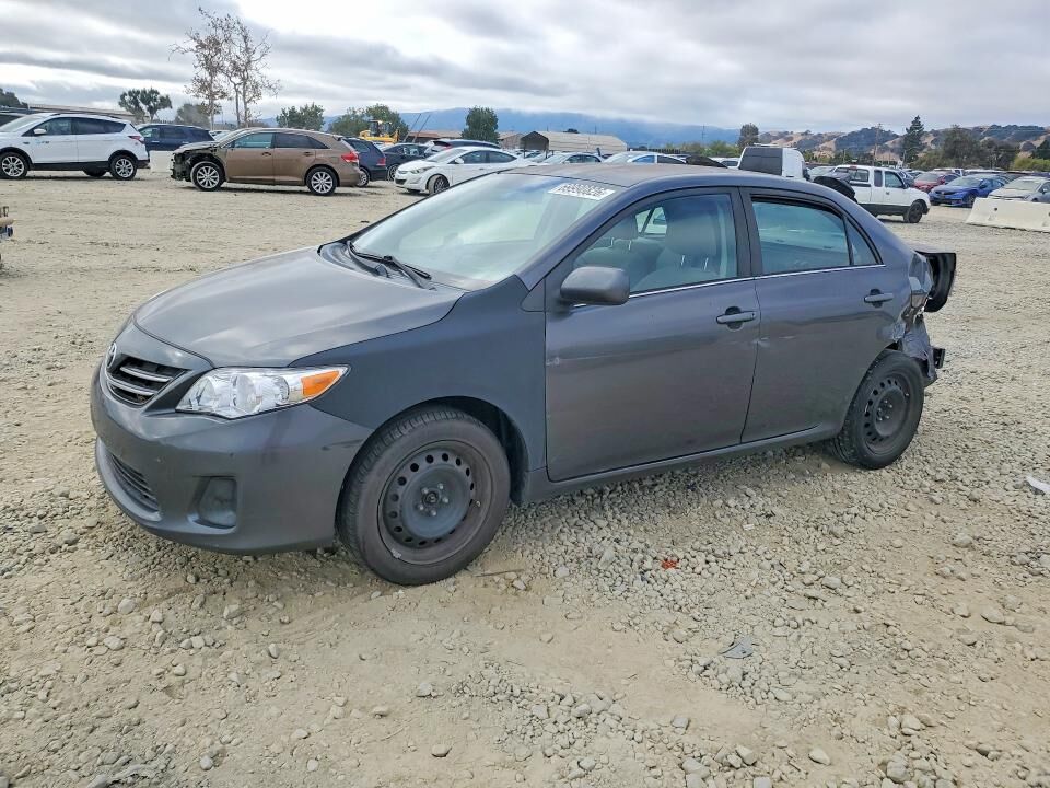 2013 TOYOTA Corolla