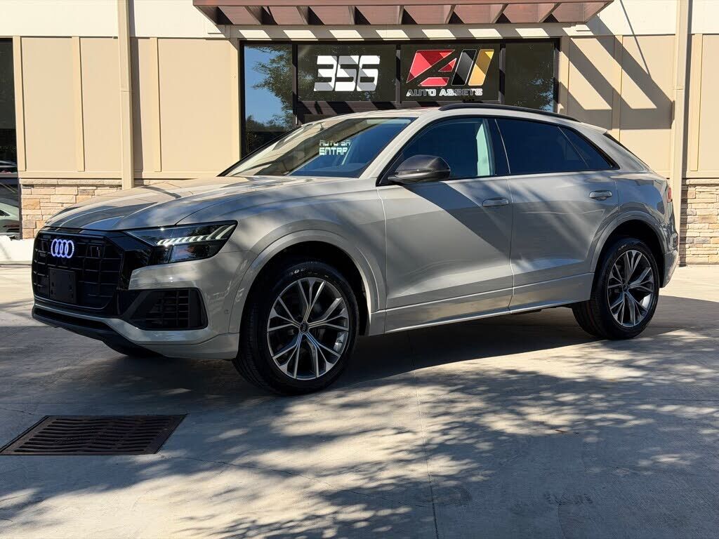 2023 AUDI Q8