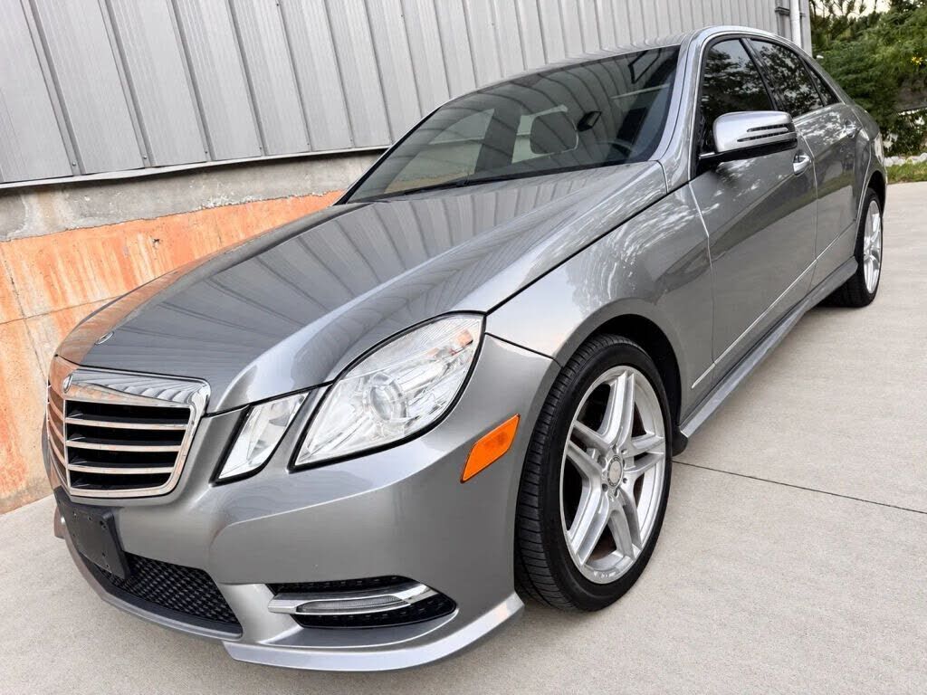 2013 MERCEDES-BENZ E-Class