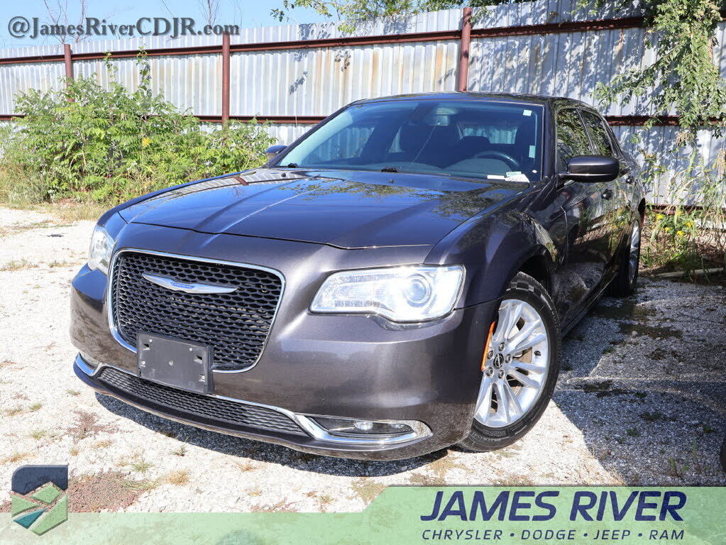 2019 CHRYSLER 300