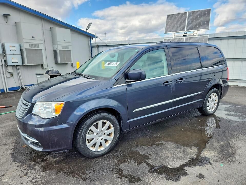 2013 CHRYSLER Town and Country