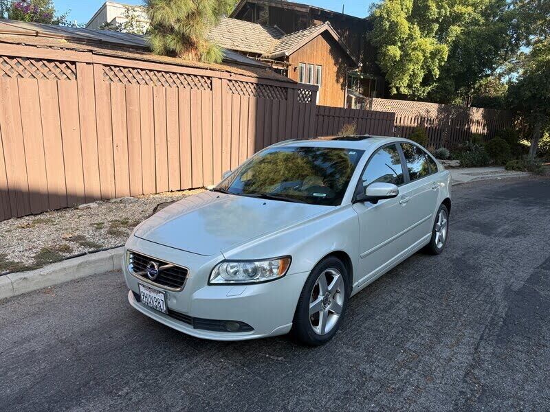 2011 VOLVO S40