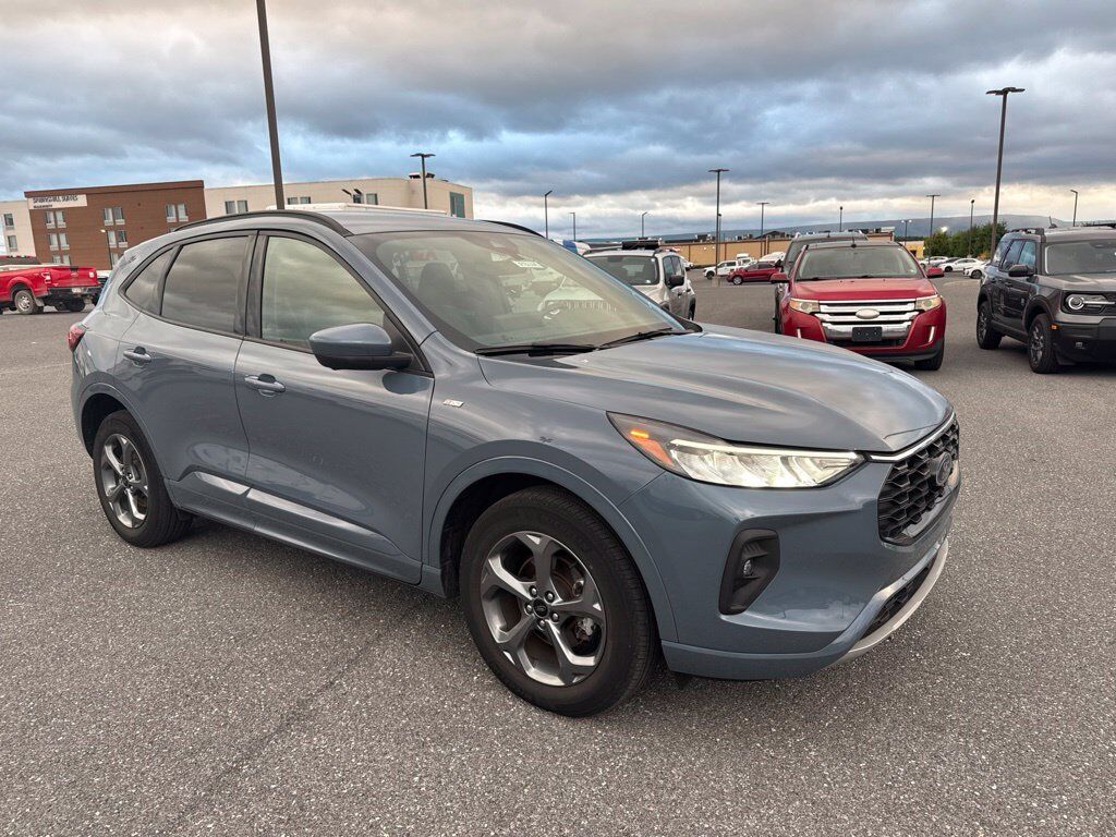 2023 FORD Escape