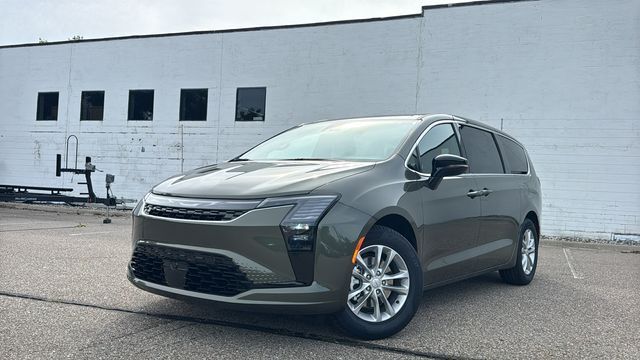 2027 CHRYSLER Pacifica