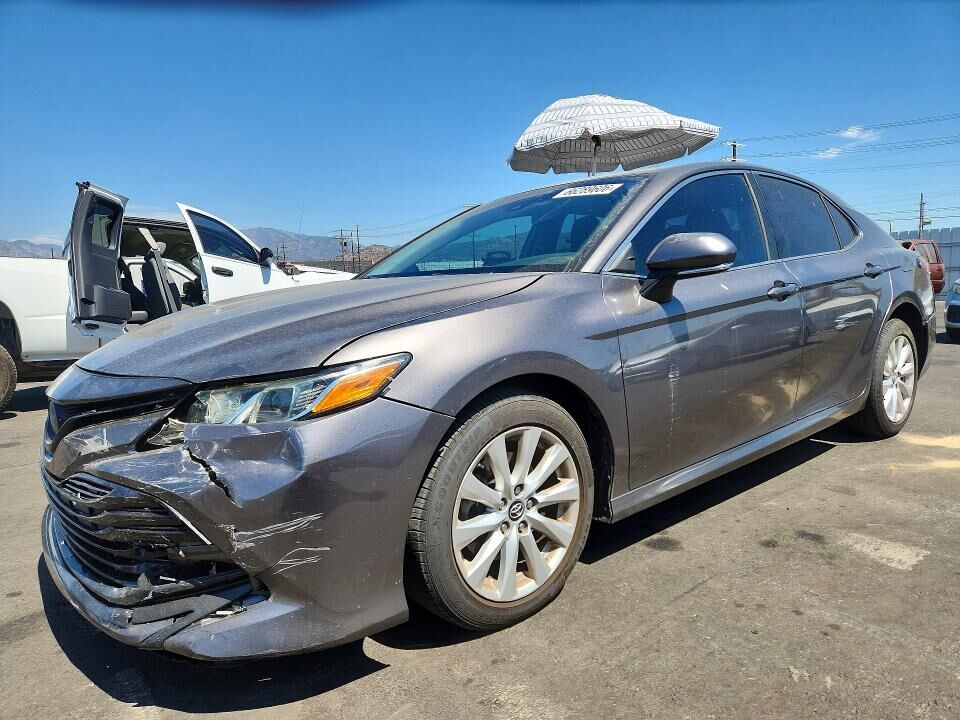 2018 TOYOTA Camry