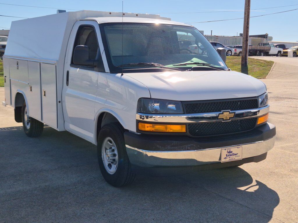 2026 CHEVROLET Express