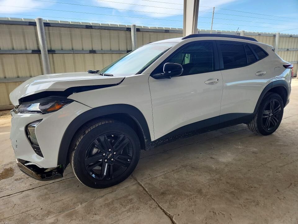 2025 CHEVROLET Trax