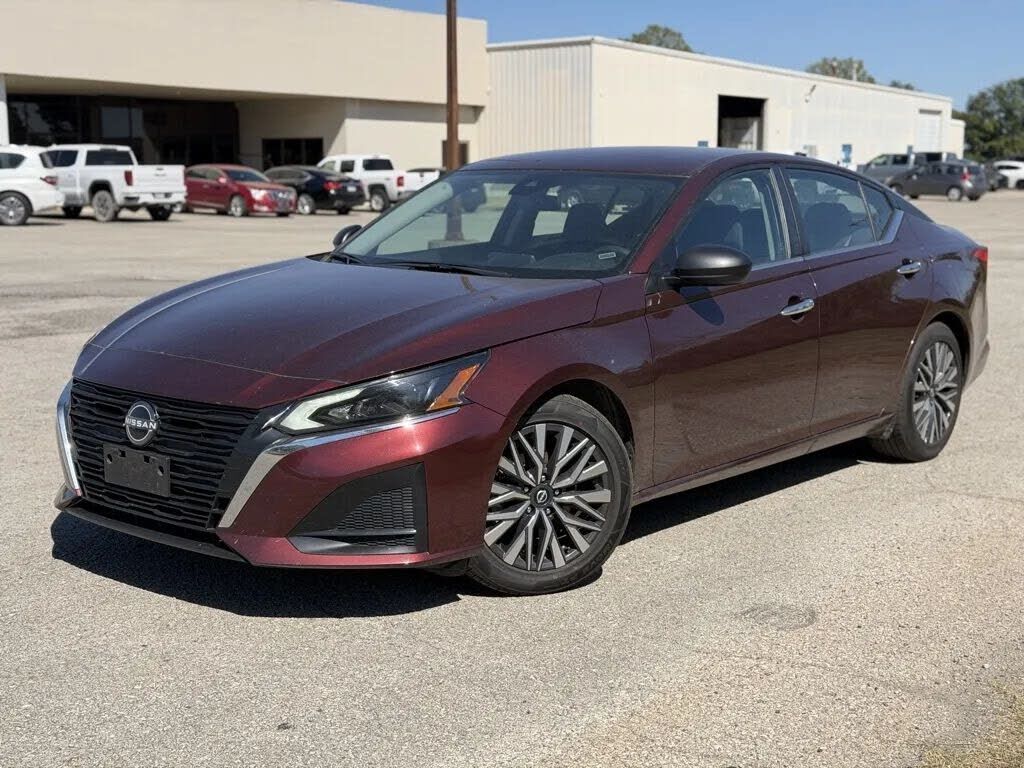 2025 NISSAN Altima