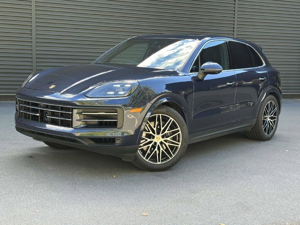 2024 PORSCHE Cayenne