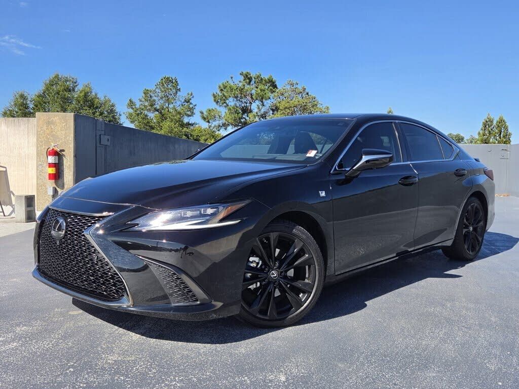 2024 LEXUS ES