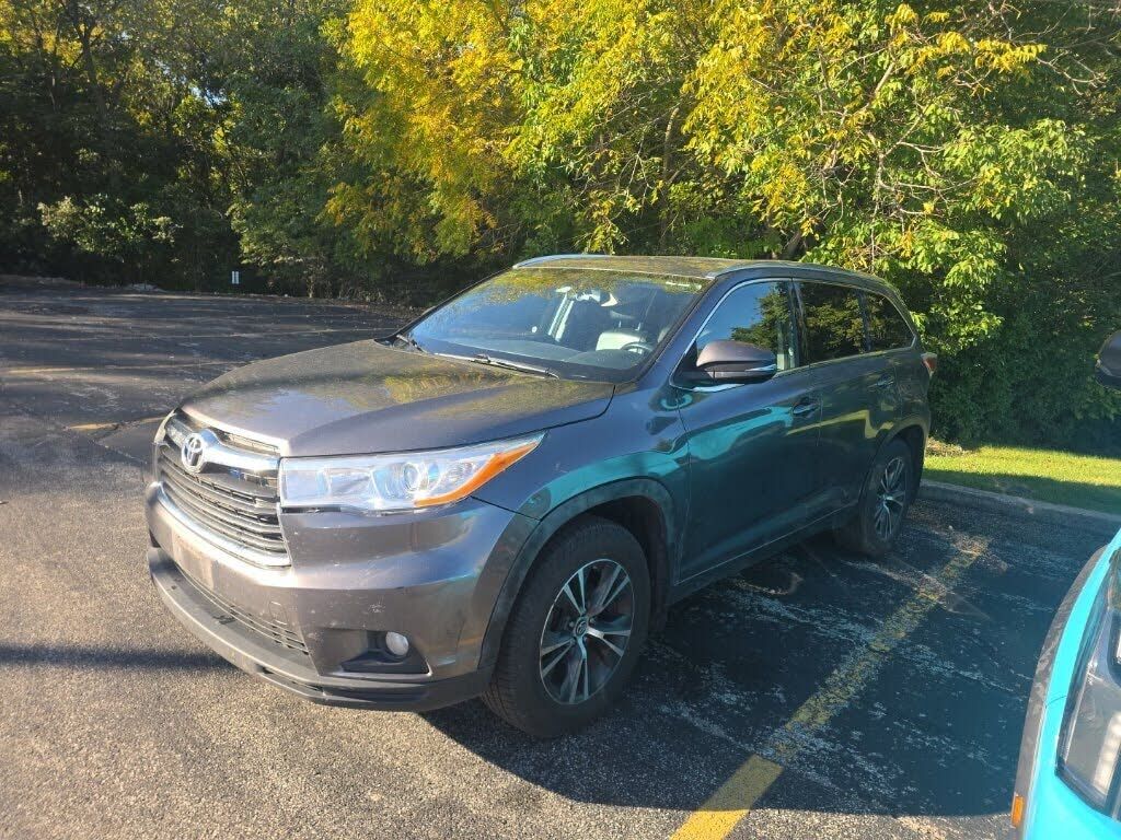 2016 TOYOTA Highlander