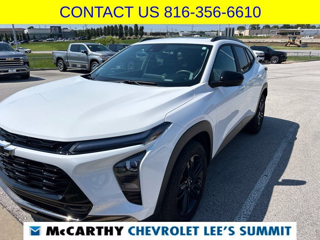 2025 CHEVROLET Trax