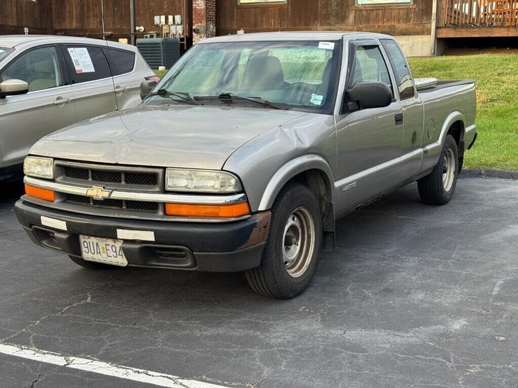 2002 CHEVROLET S-10 Pickup