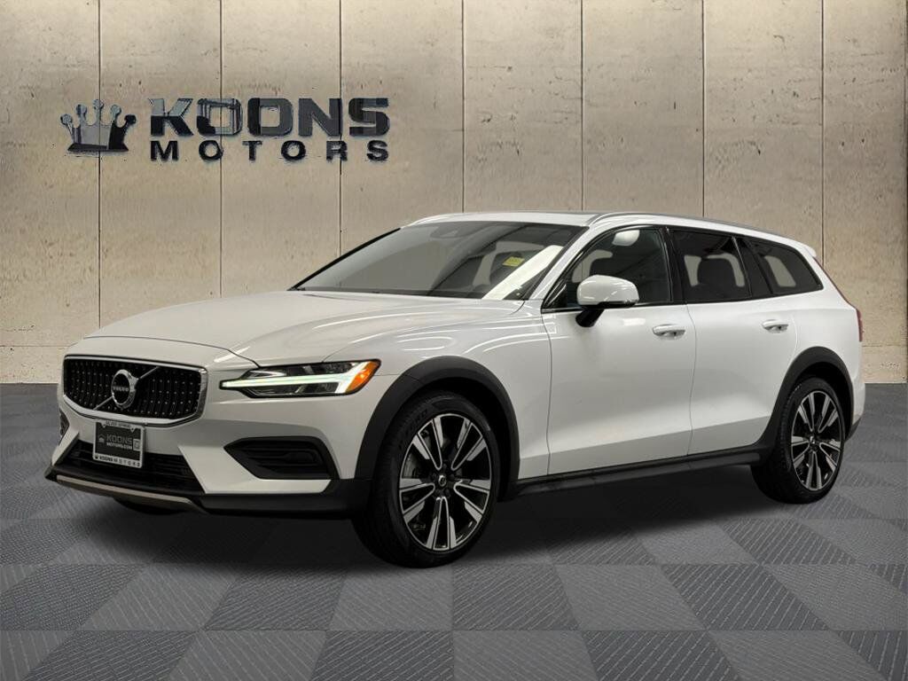 2020 VOLVO V60CC