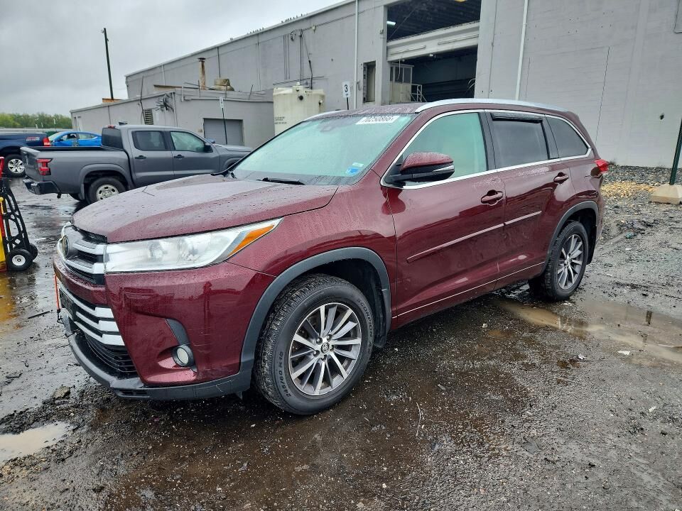 2017 TOYOTA Highlander