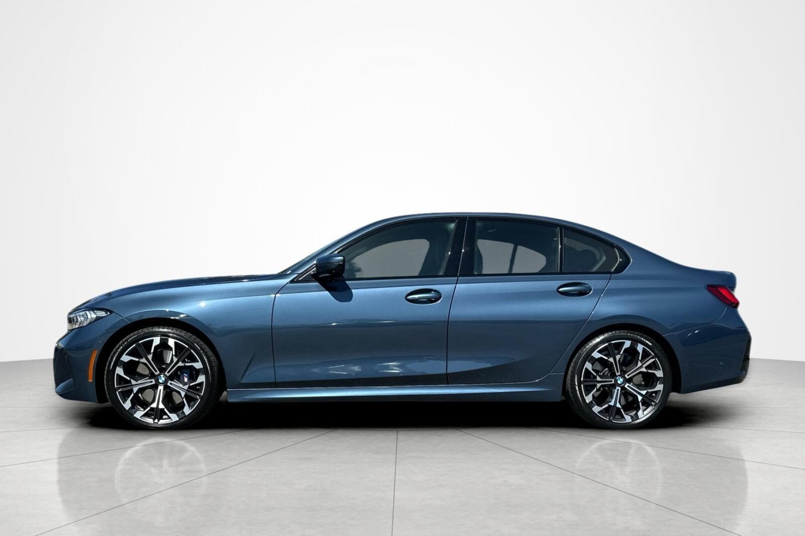 2026 BMW 330i