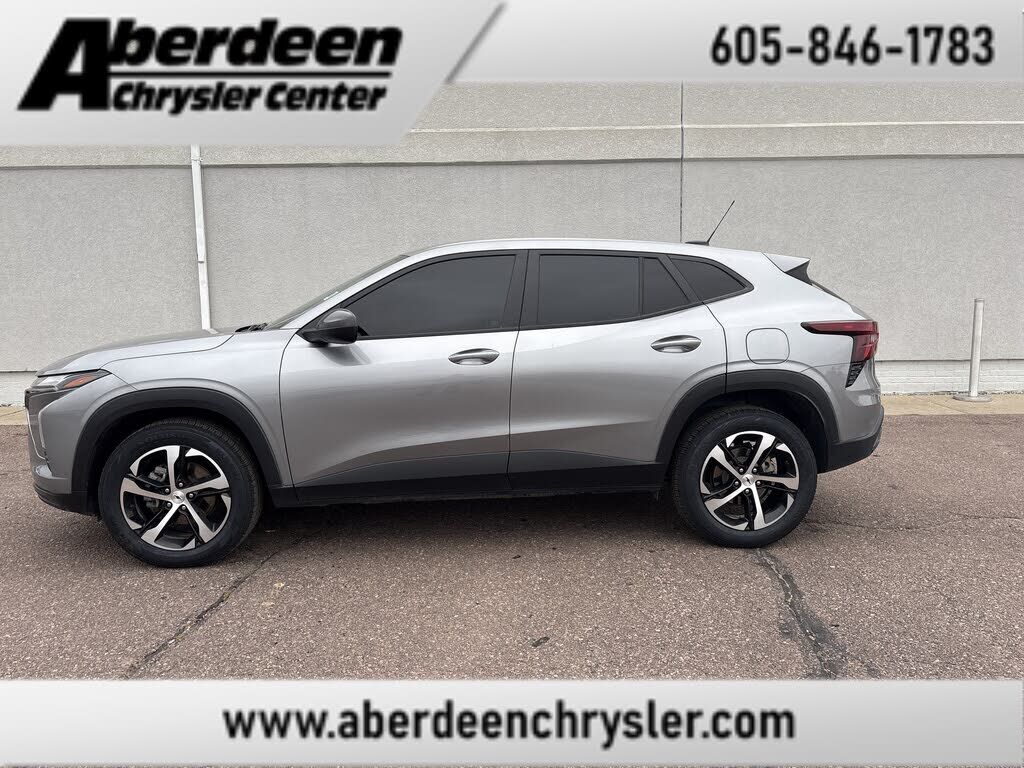 2024 CHEVROLET Trax