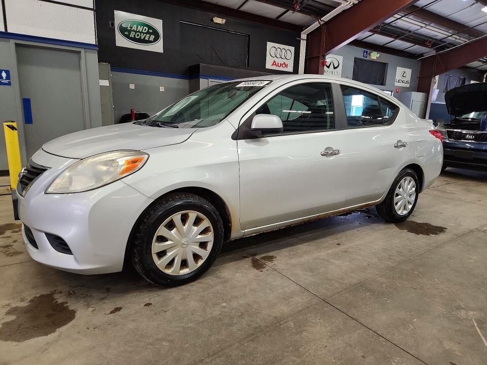2013 NISSAN Versa