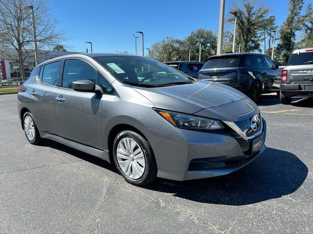 2022 NISSAN Leaf