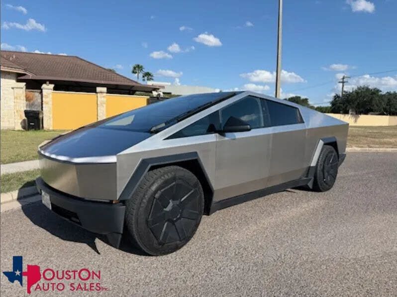 2024 TESLA Cybertruck